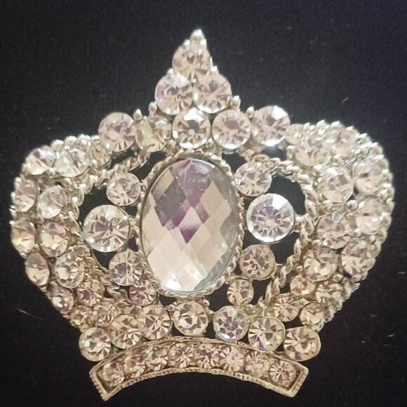 Sparkling Crown Brooch - Picture 1 of 4